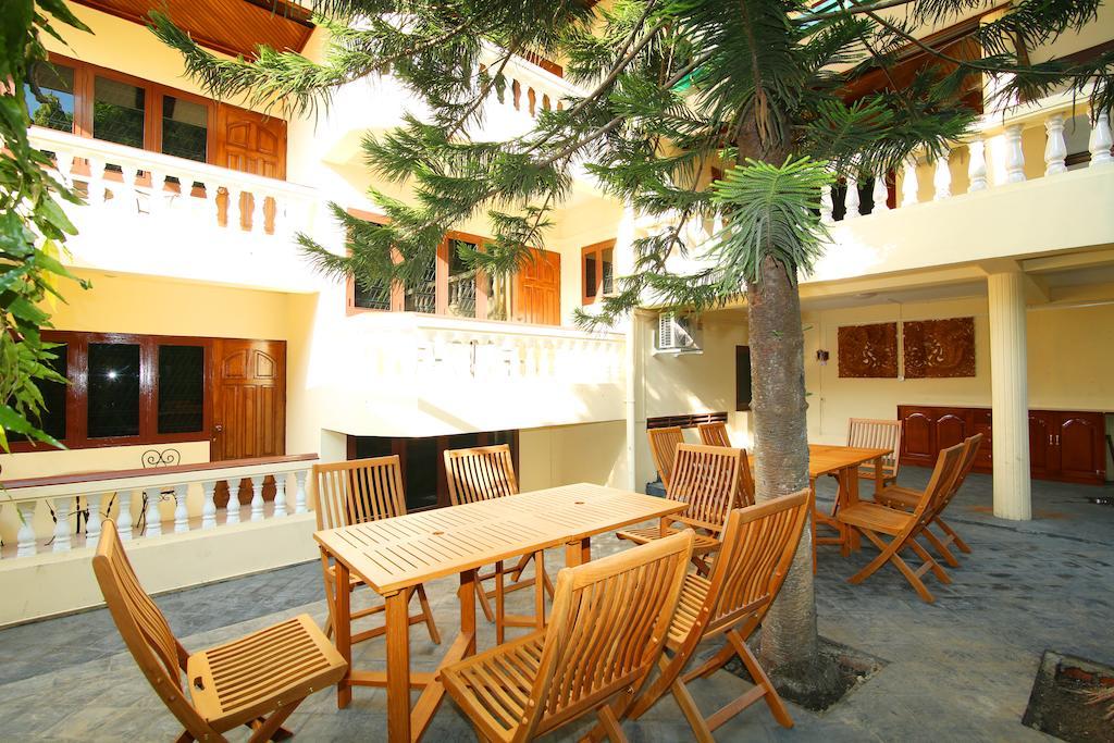 Hotel Hundred Moon Yangon Exterior foto